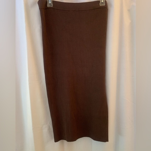 Abercrombie & Fitch Women’s Brown Ribbed Sweater-Knit Midi Skirt; Size LP - Picture 1 of 8
